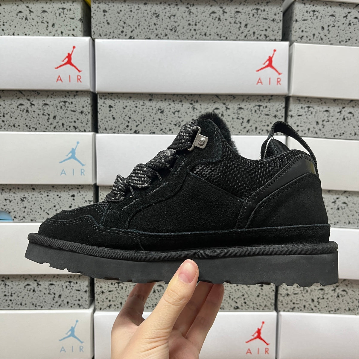 UGG Lowmel Sneaker – Black (Sizes 35–44)