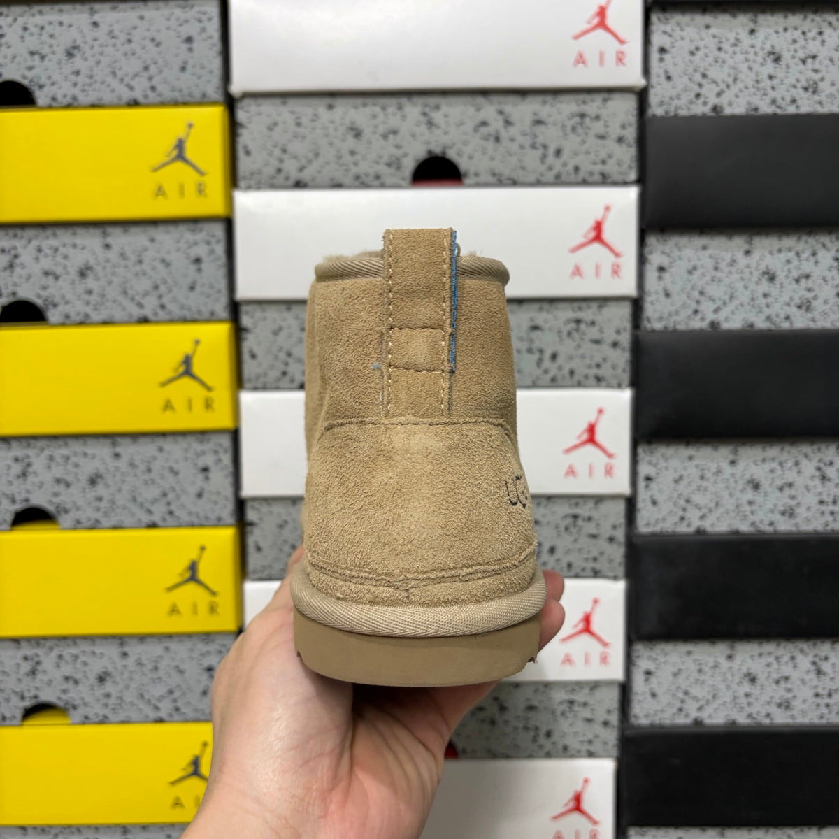 UGG Neumel Boot – Sand (Sizes 35–44)