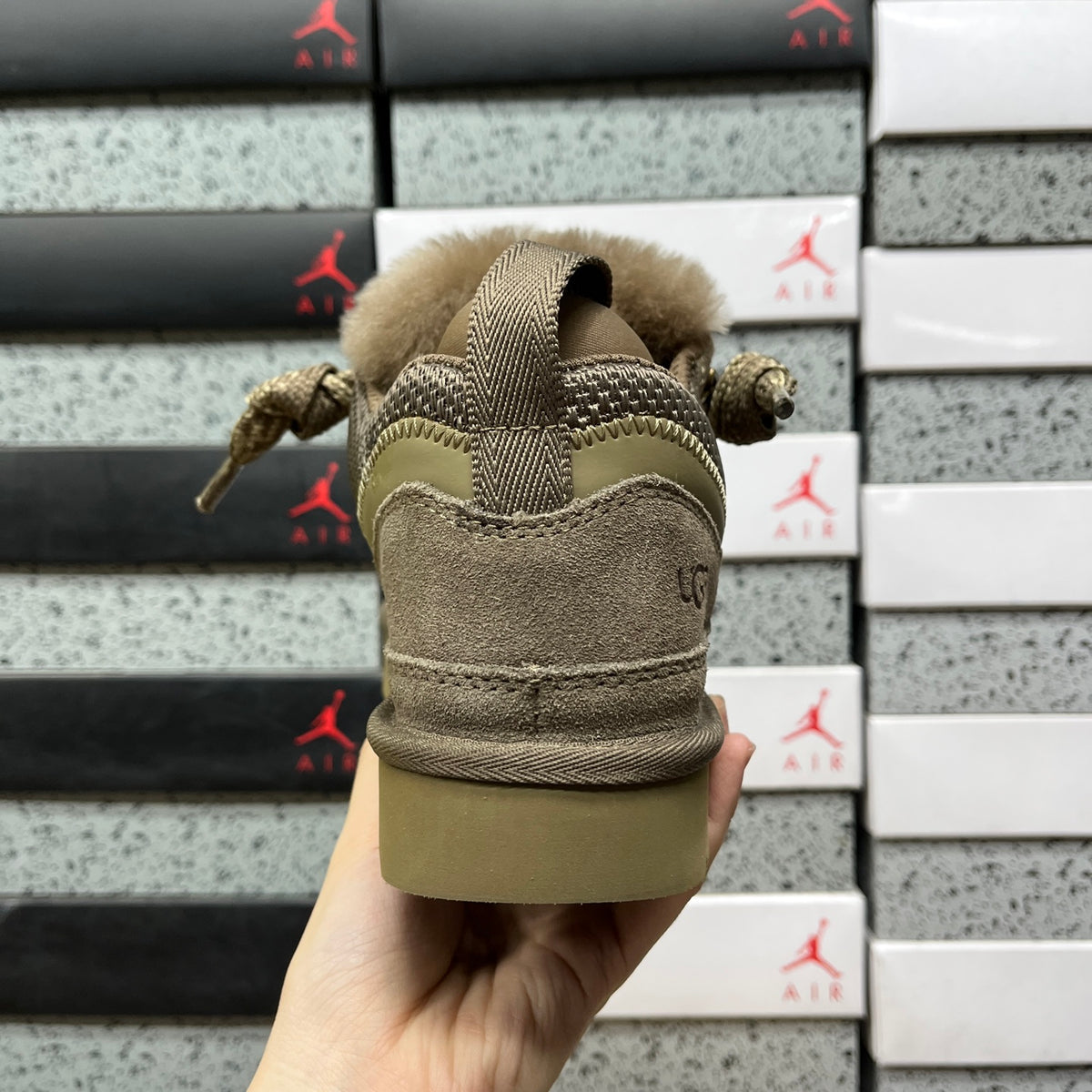 UGG Lowmel Sneaker – Smoky Brown (Sizes 35–44)