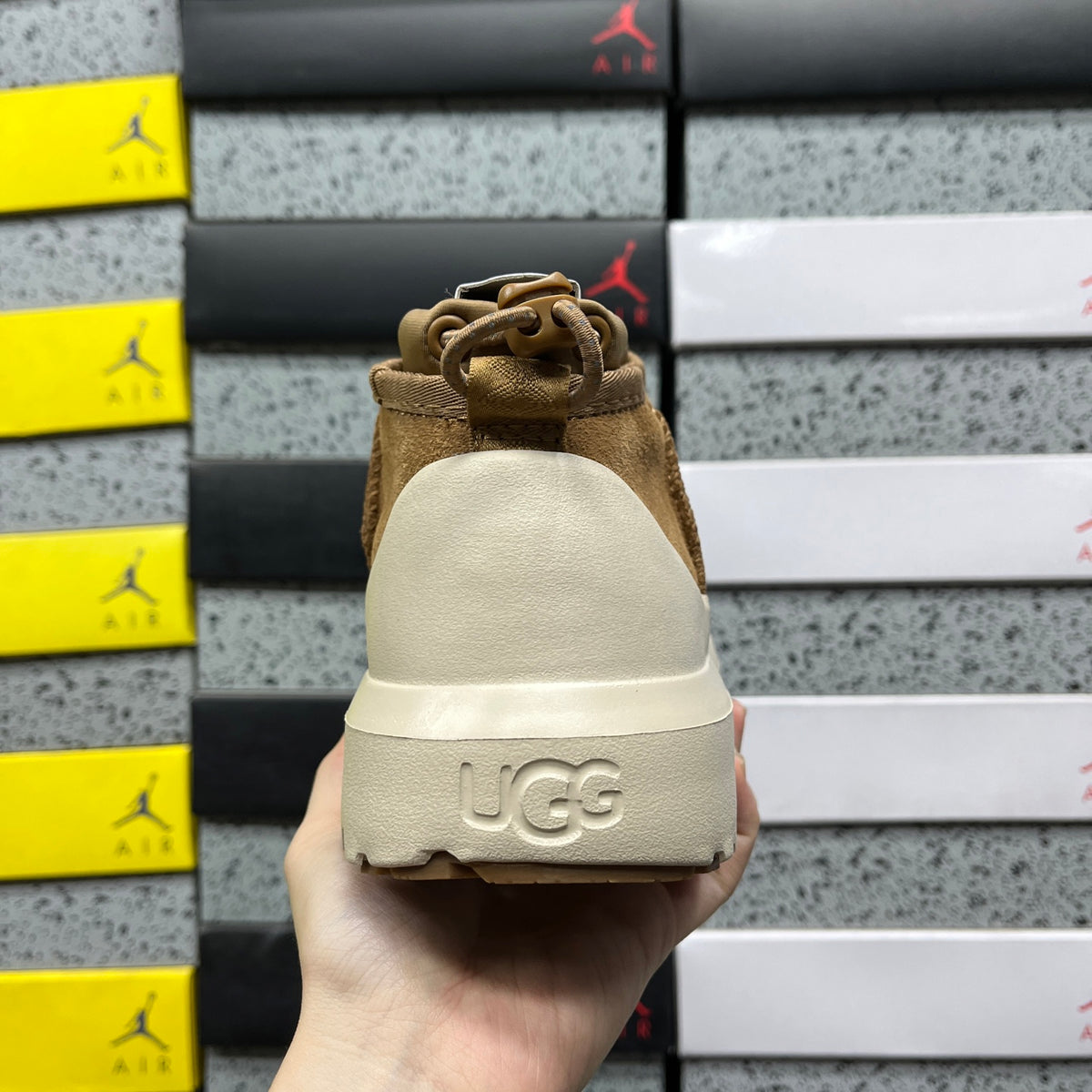 UGG Ultra Mini Platform Boot – Chestnut (Sizes 35–45)