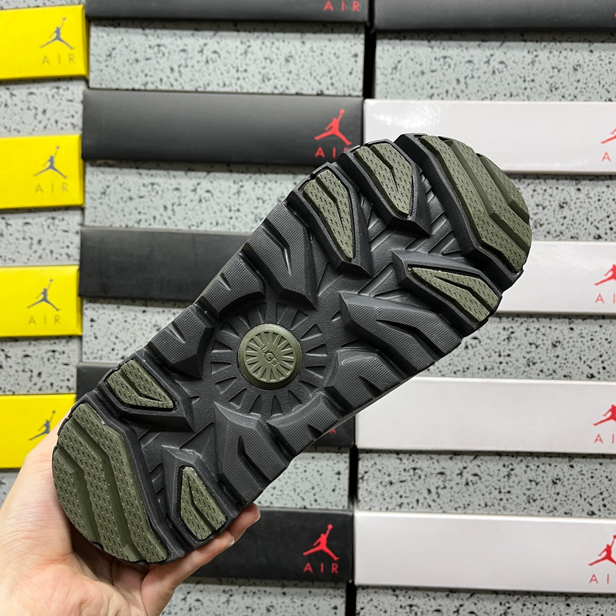 UGG Platform Sneaker – Olive & Black (Sizes 35–45)