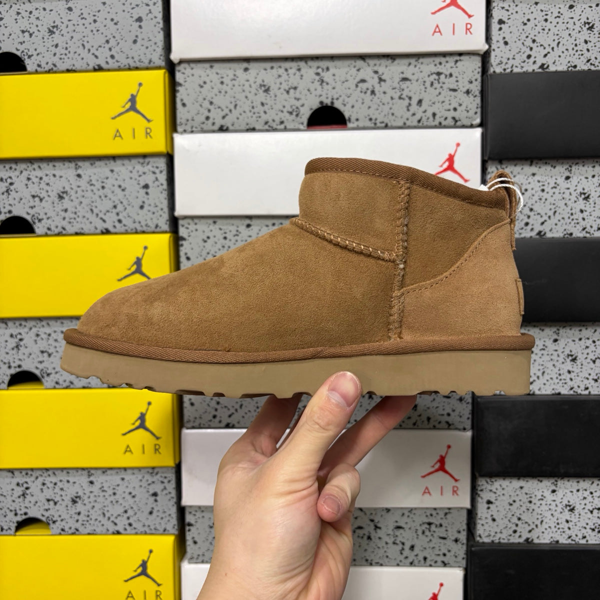 UGG Classic Ultra Mini Boot – Chestnut (Sizes 35–44)