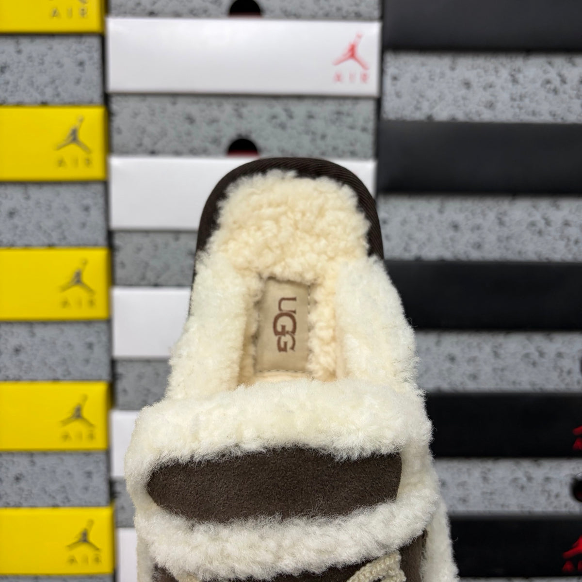 UGG Plush Mule – Chocolate (Sizes 35–40)