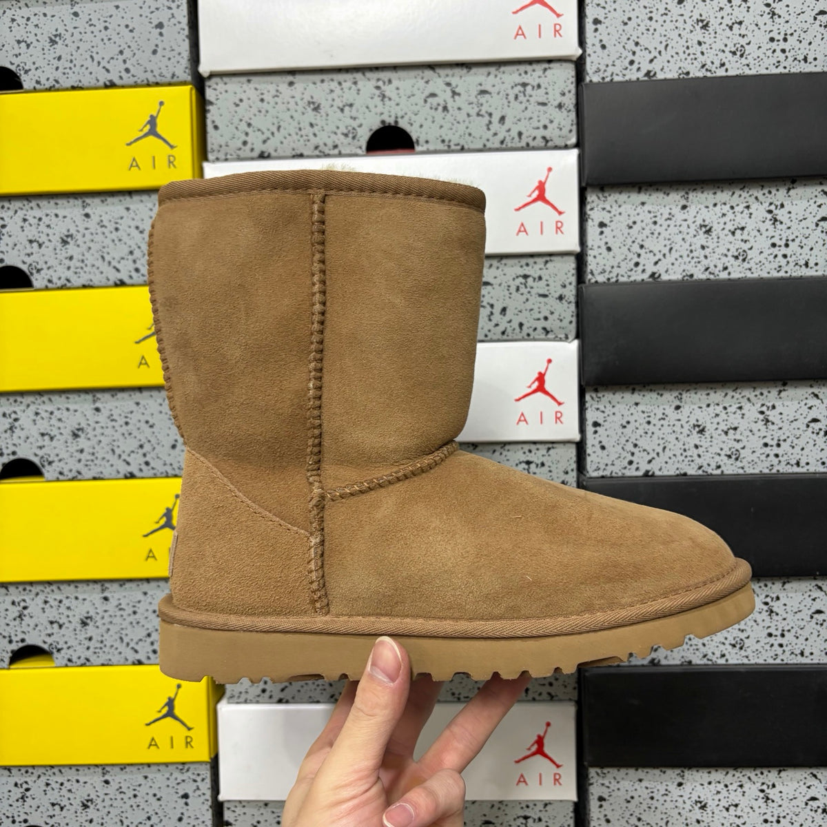 UGG Classic Short Boot – Chestnut