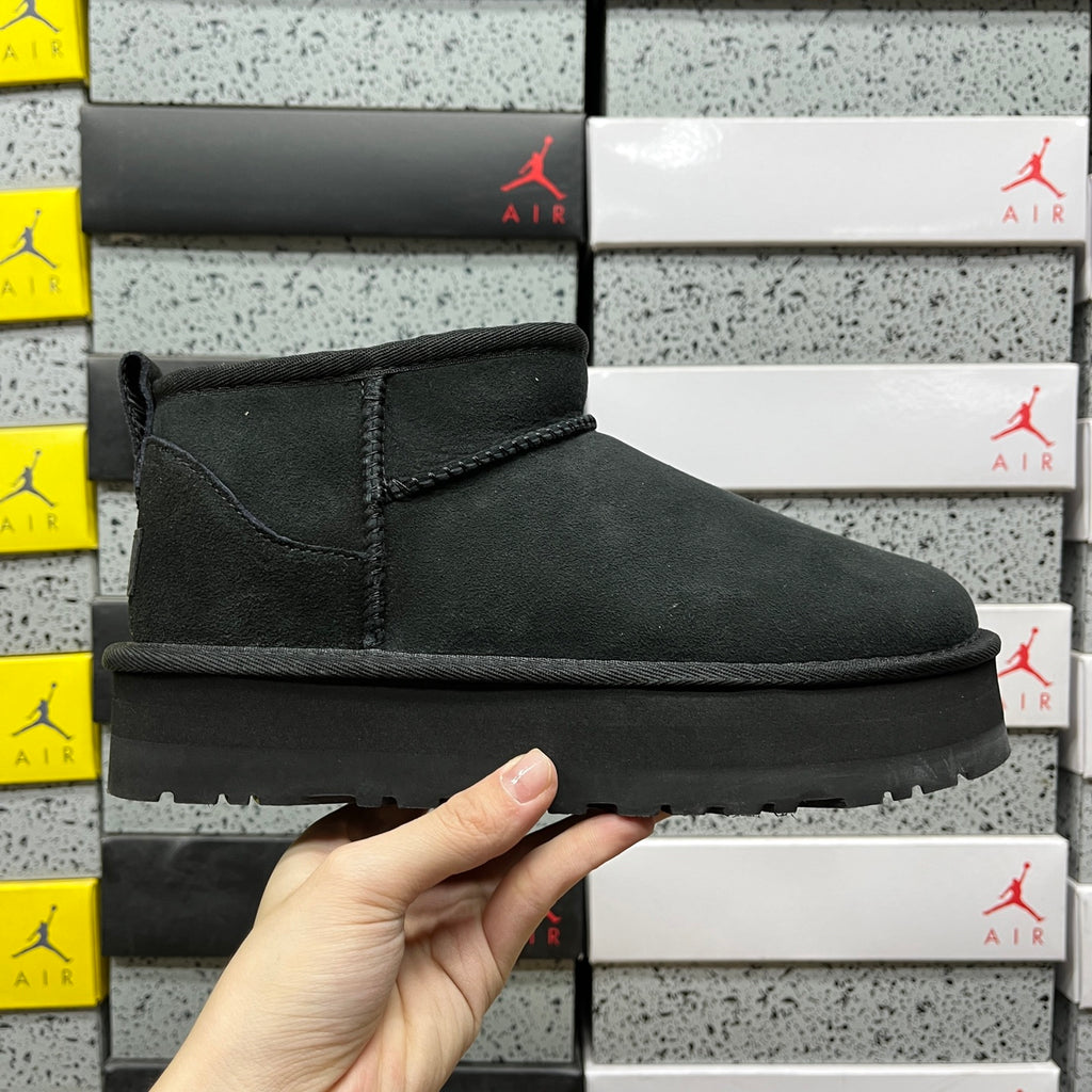 UGG Classic Ultra Mini Platform Boot – Black (Sizes 35–40)