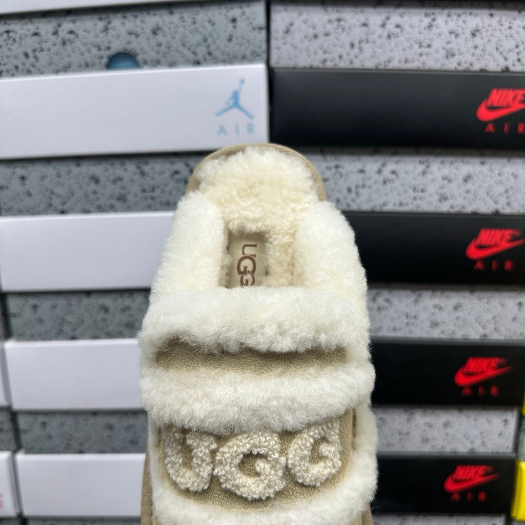 UGG Plush Mule – Sand (Sizes 35–40)