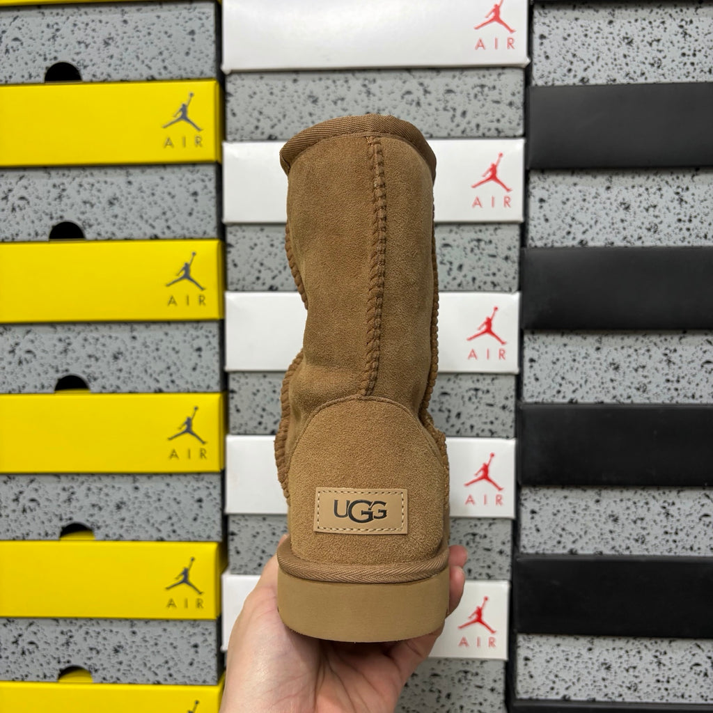 UGG Classic Short Boot – Chestnut
