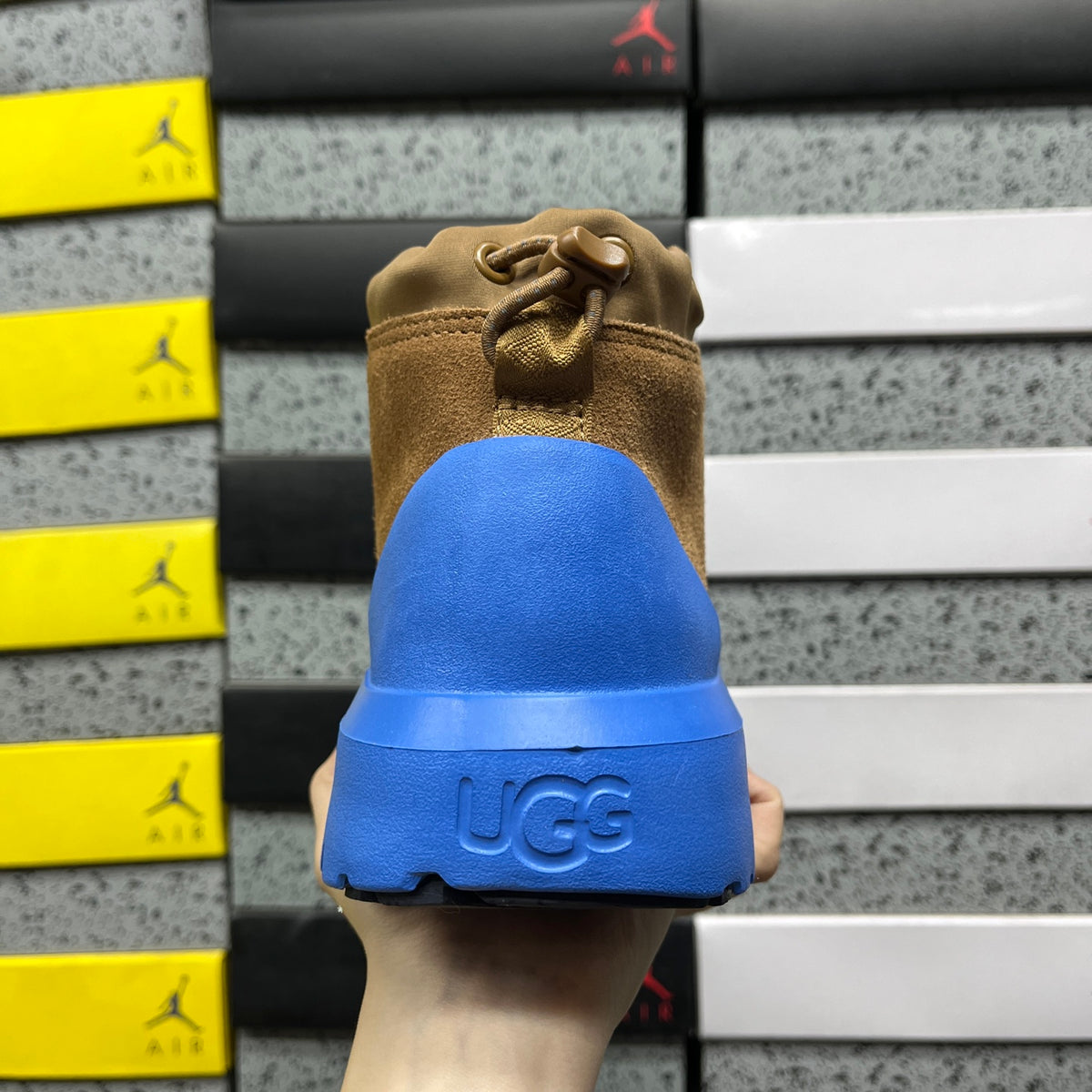 UGG Neumel Boot – Tan & Royal Blue (Sizes 35–45)