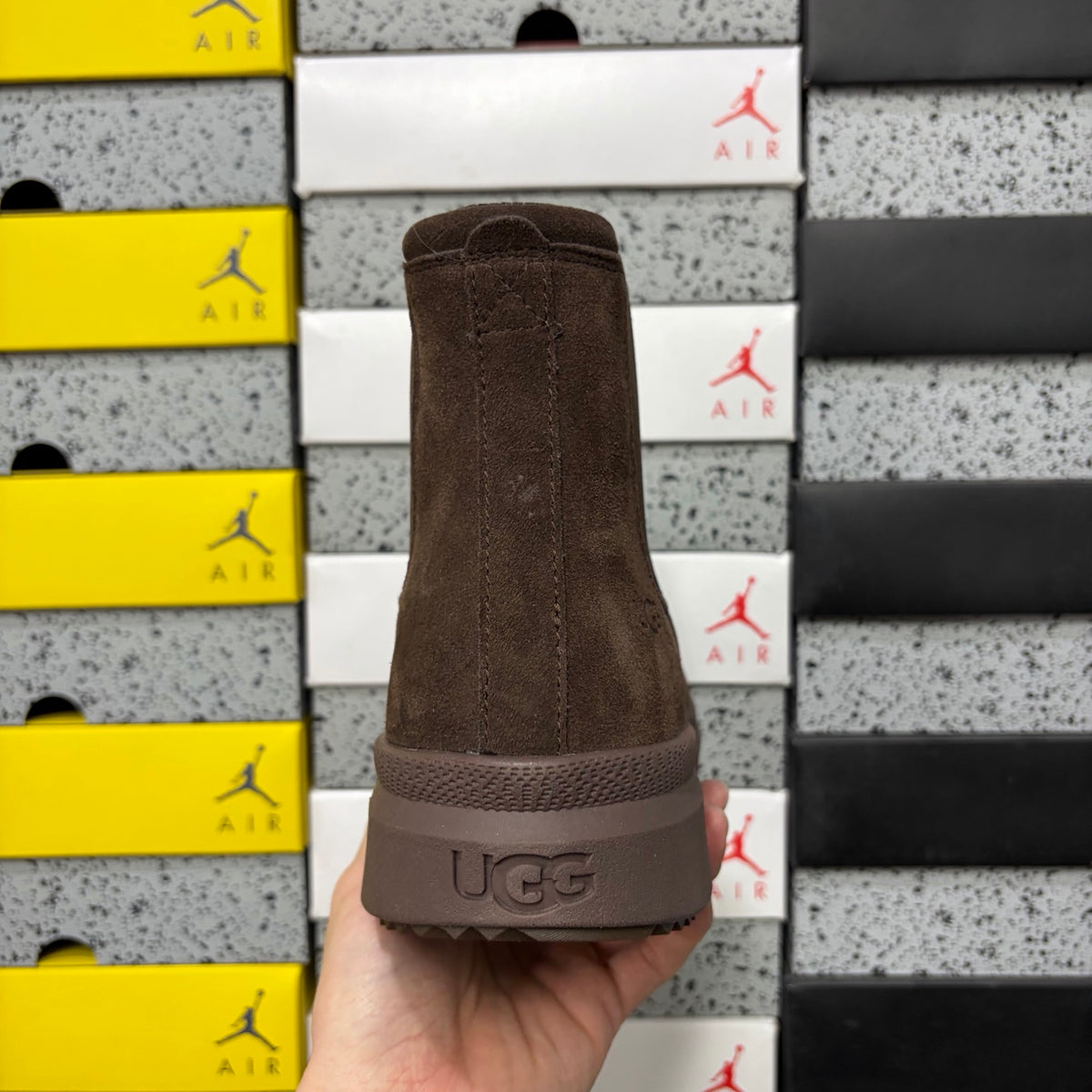 UGG Burleigh Chelsea Boot – Chocolate (Sizes 39–44)