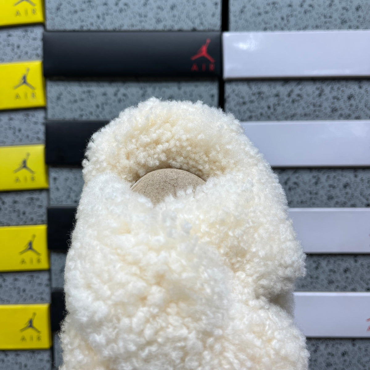 UGG Sherpa Platform Slipper – Cream (Sizes 35–40)