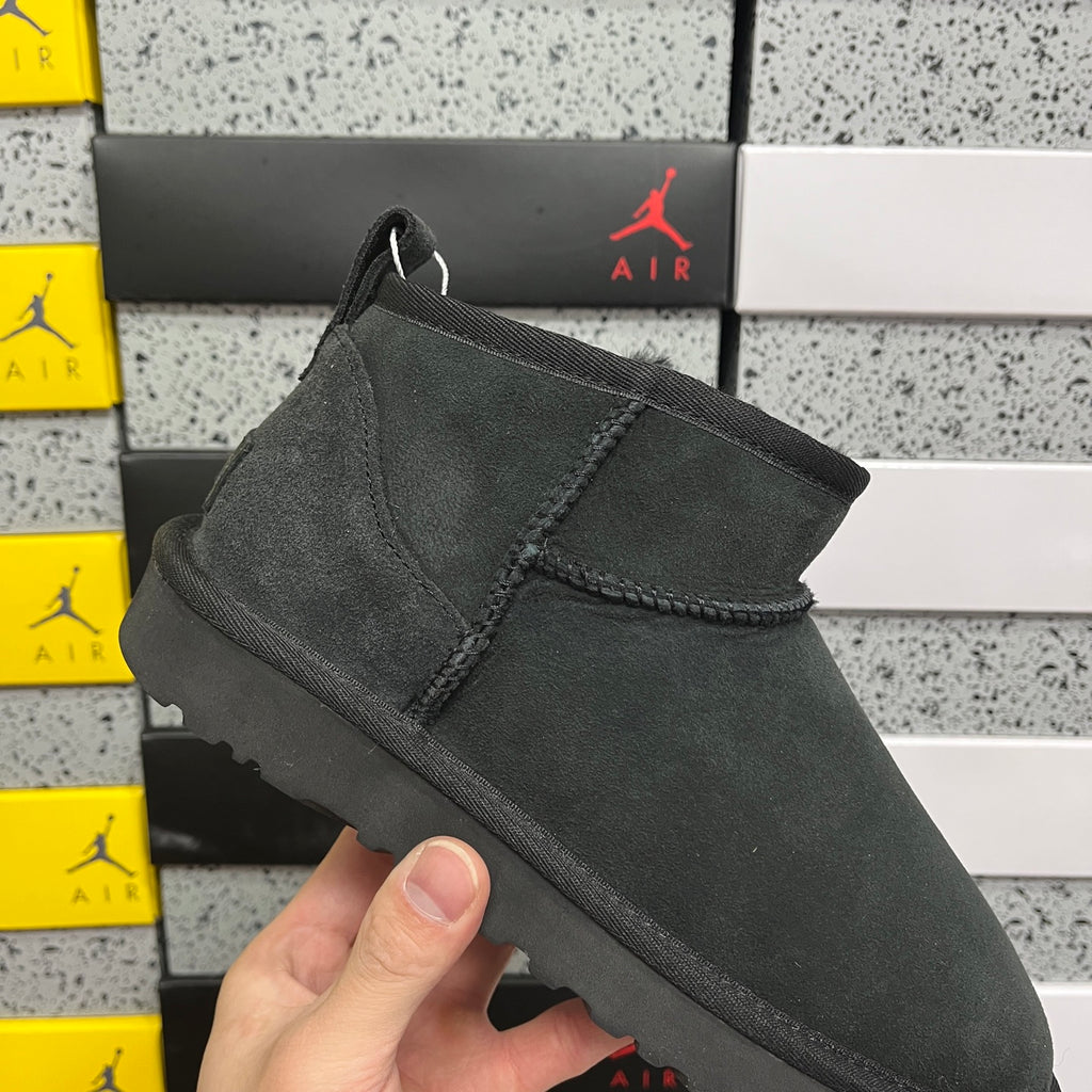 UGG Kallen Lace Boot – Black (Sizes 35–44)
