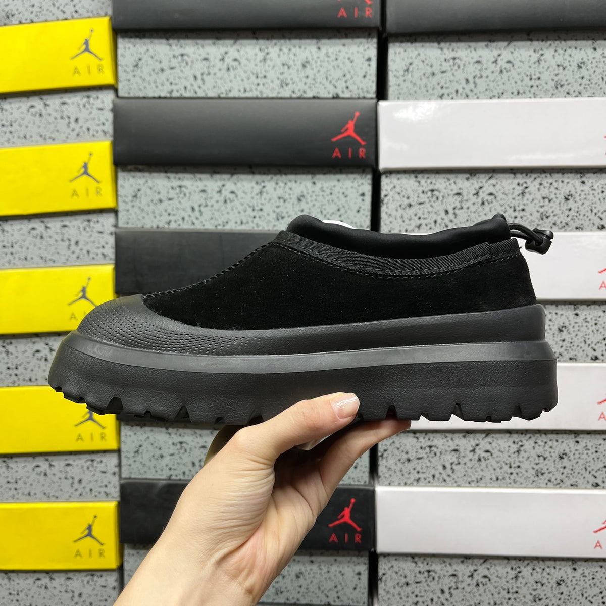 UGG Platform Sneaker – Black (Sizes 35–45)
