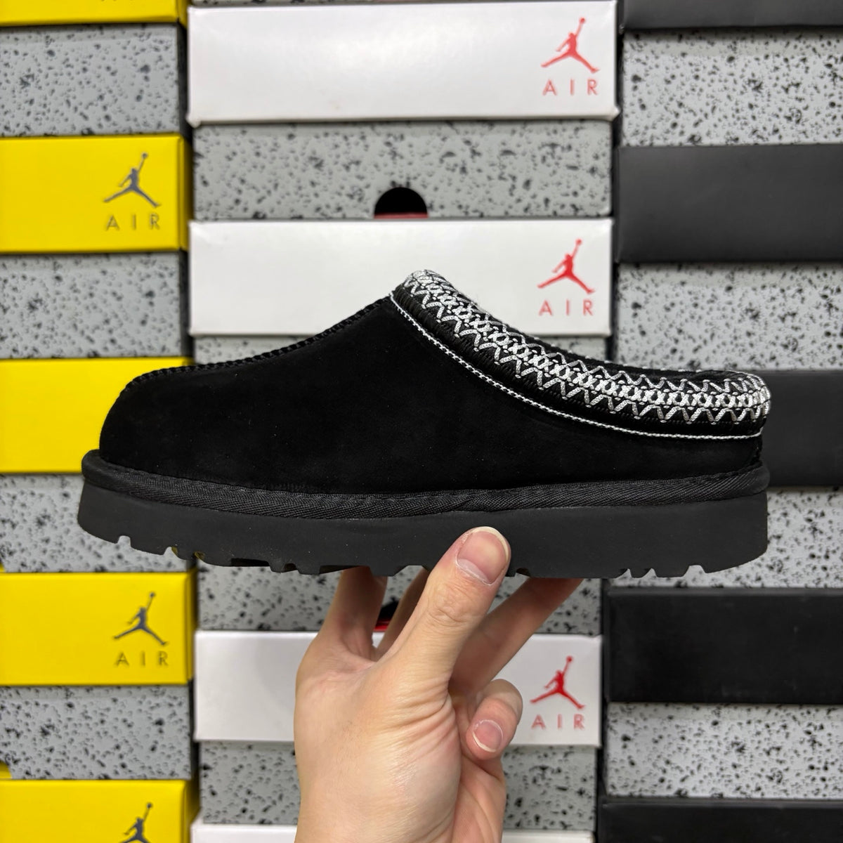 UGG Tazz Mule – Black (Sizes 35–44)