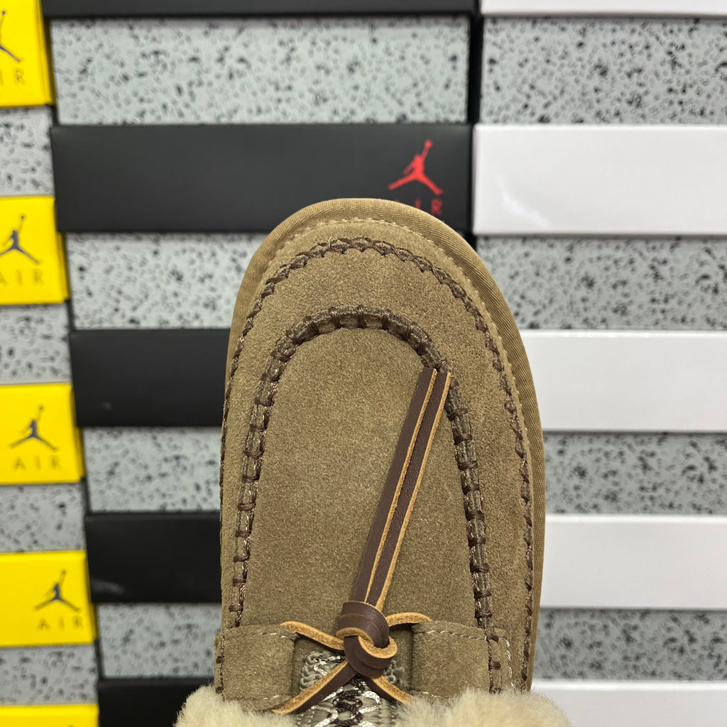 UGG Tazz Platform Mule – Walnut (Sizes 35–40)