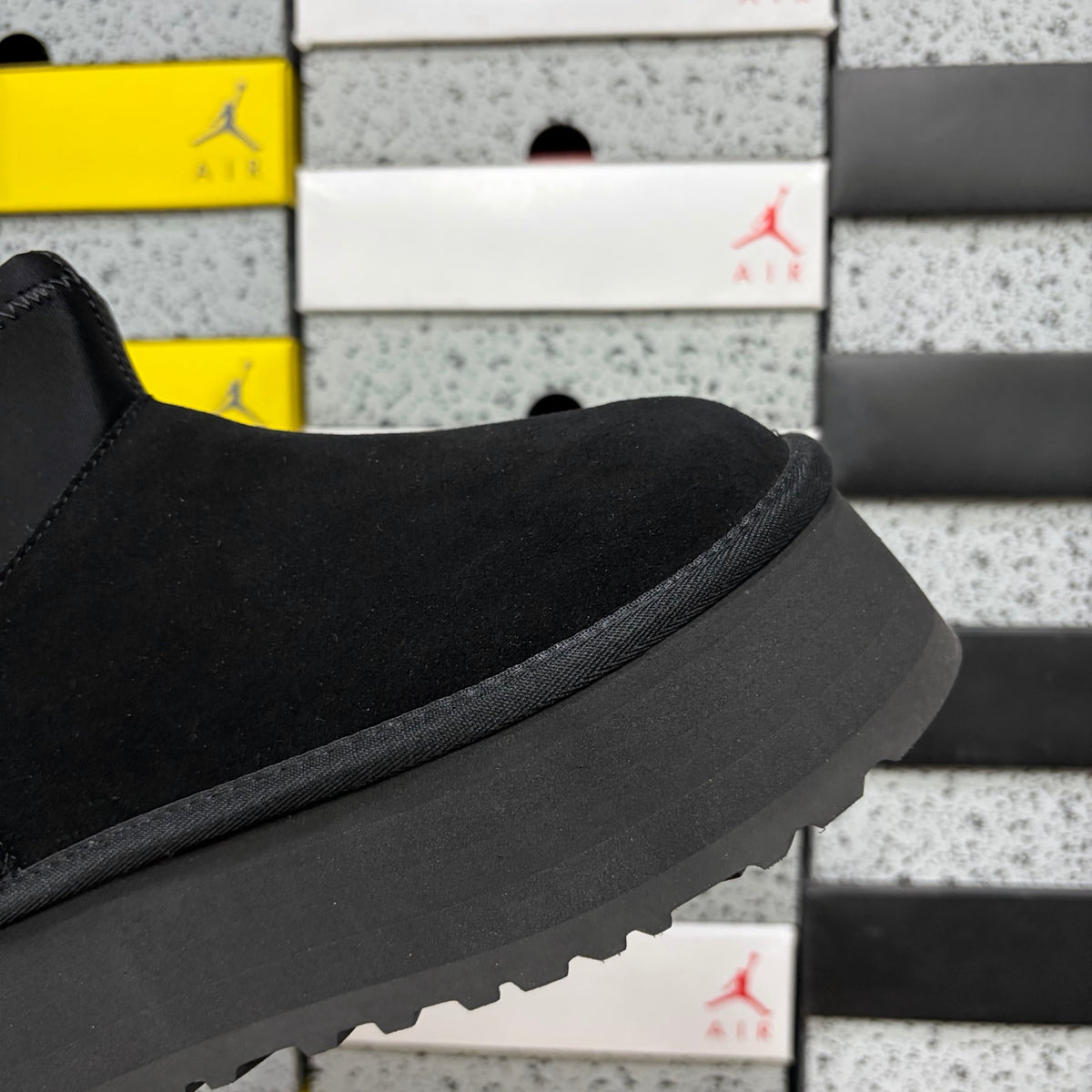 UGG Classic Ultra Mini Platform Boot – Black (Sizes 35–40)