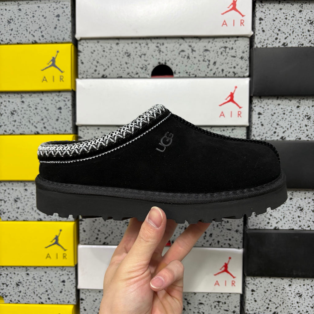 UGG Tazz Mule – Black (Sizes 35–44)