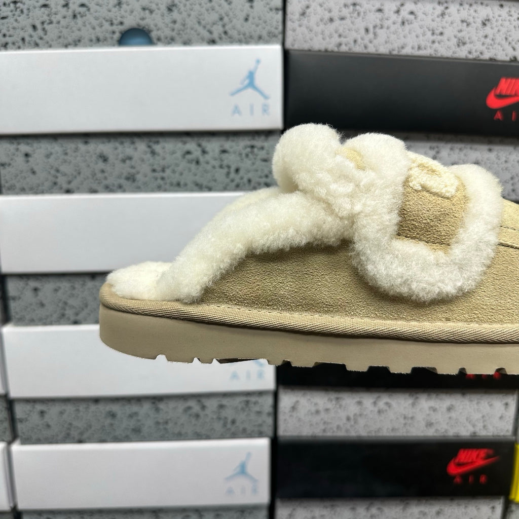 UGG Plush Mule – Sand (Sizes 35–40)