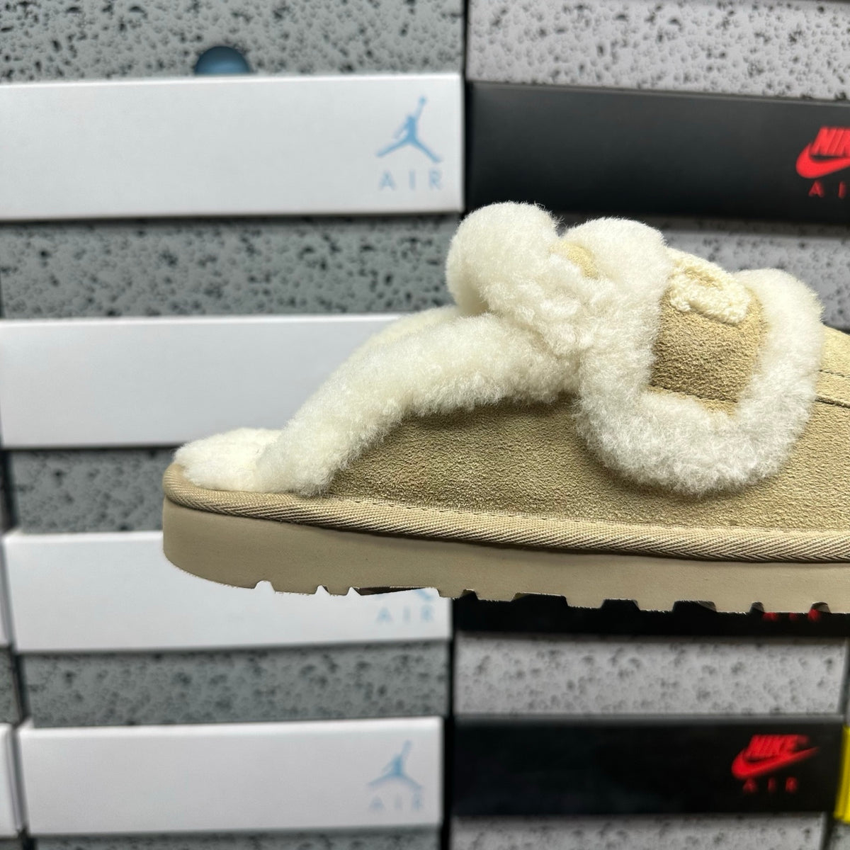 UGG Plush Mule – Sand (Sizes 35–40)
