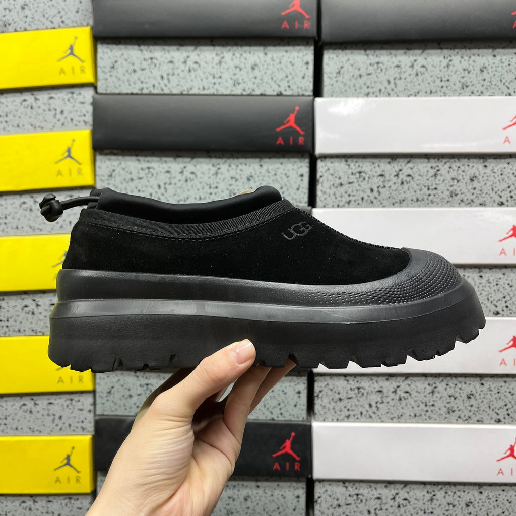 UGG Platform Sneaker – Black (Sizes 35–45)