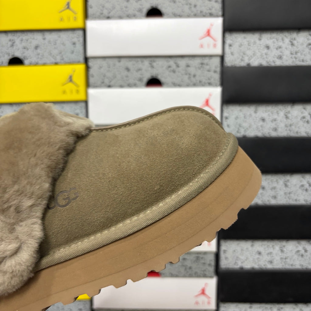 UGG Fluffy Fur Slide – Tan