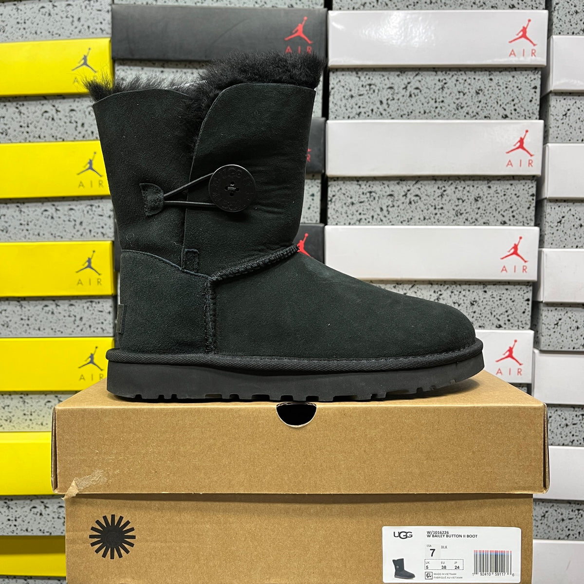 UGG Bailey Button II Boot – Black