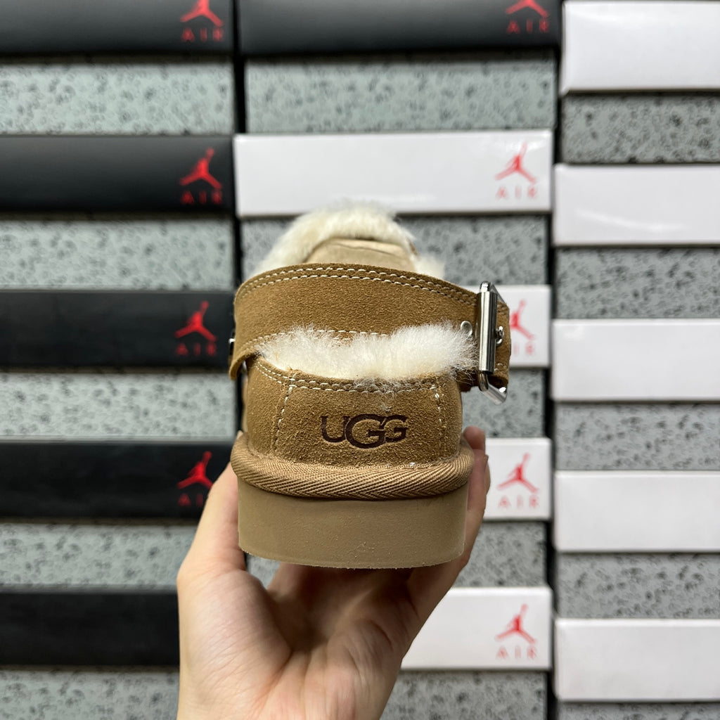 UGG Shearling Platform Clog – Chestnut (Sizes 35–40)