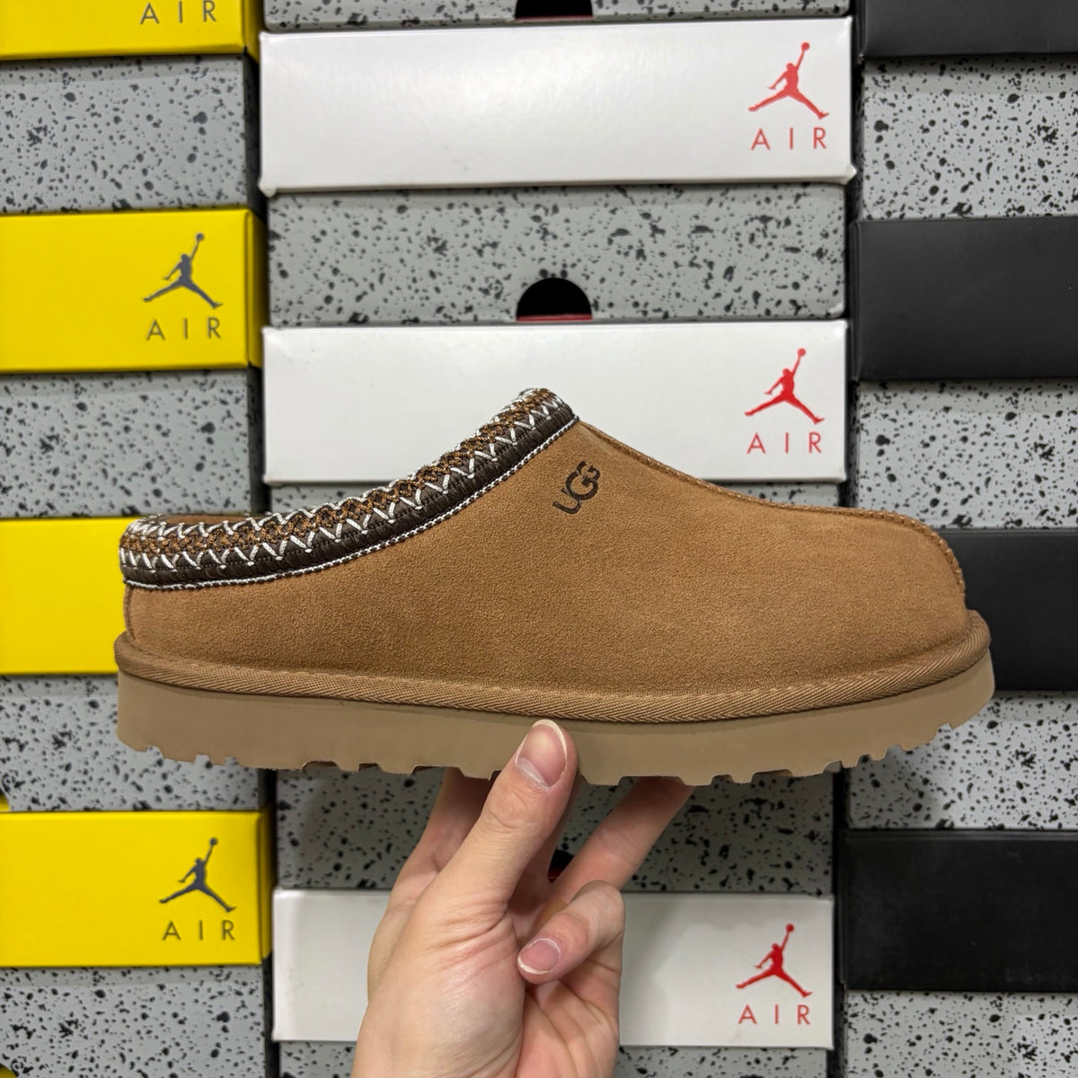 UGG Tazz Mule – Chestnut (Sizes 35–44)