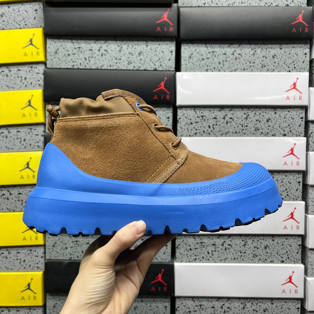 UGG Neumel Boot – Tan & Royal Blue (Sizes 35–45)