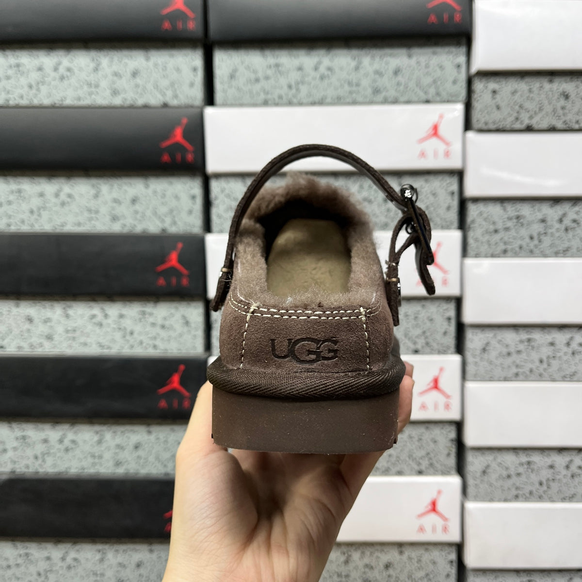 UGG Shearling Platform Clog – Espresso (Sizes 35–40)