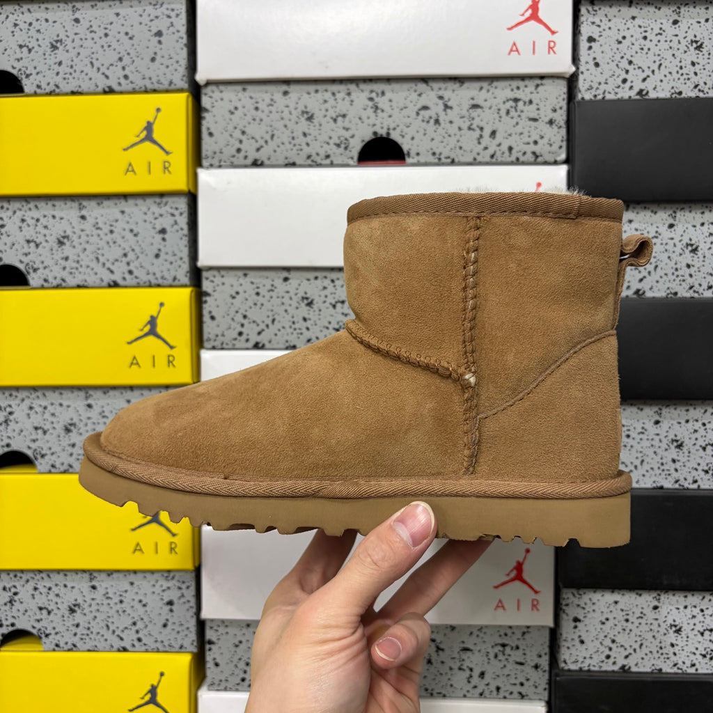 UGG Classic Short Boot – Chestnut