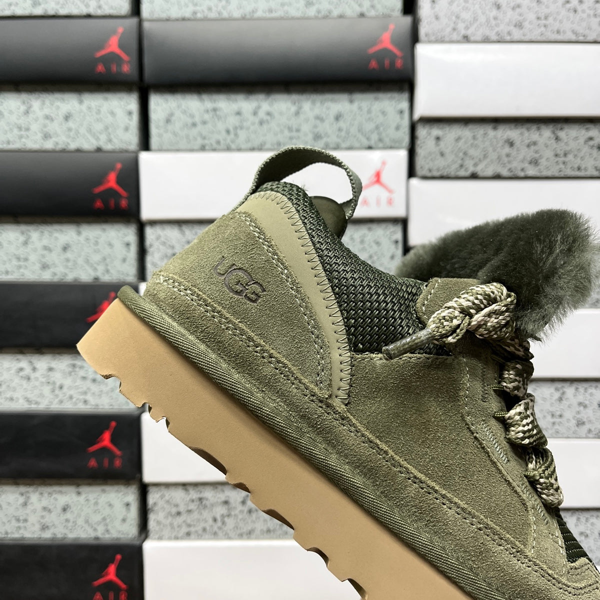 UGG Lowmel Sneaker – Moss Green (Sizes 35–44)