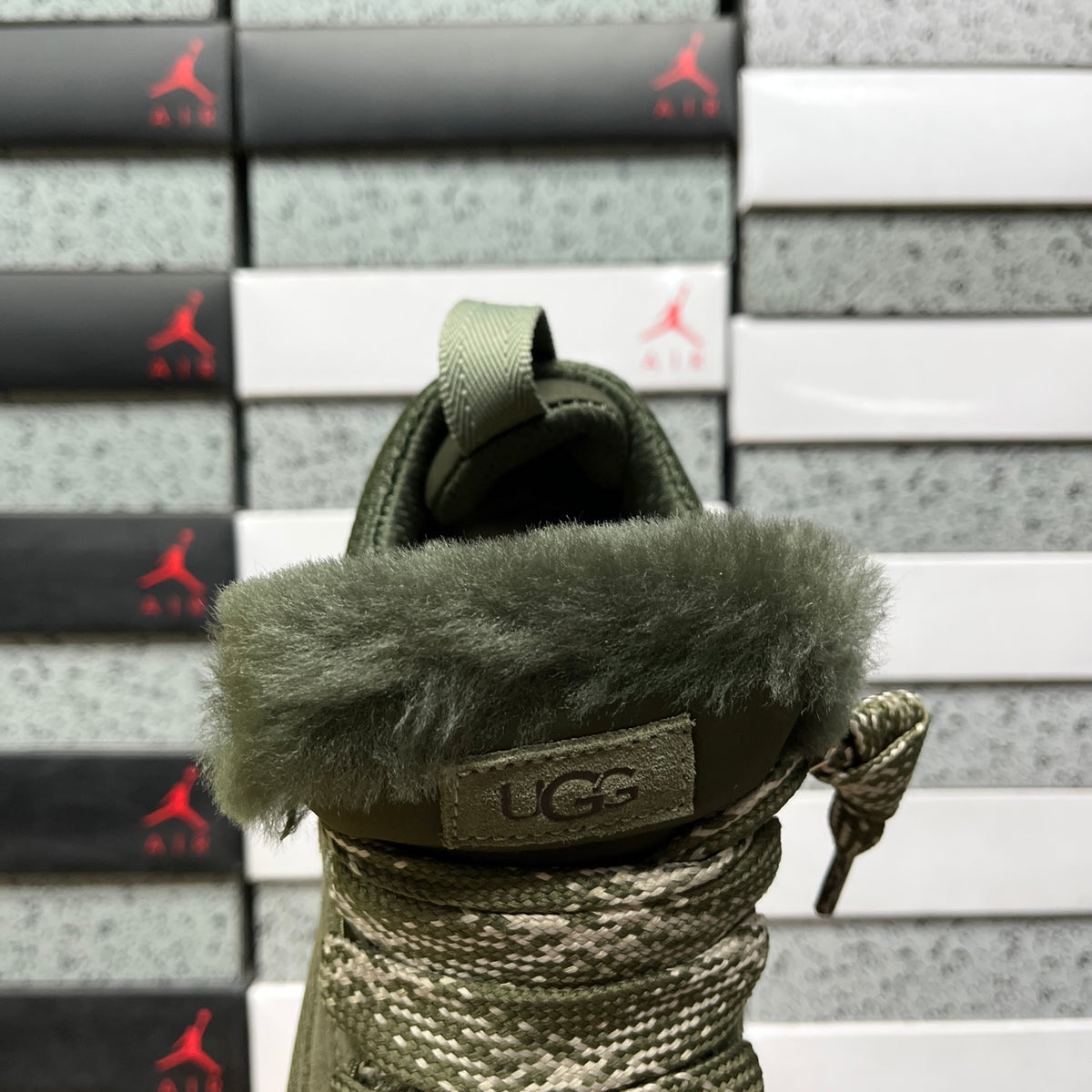 UGG Lowmel Sneaker – Moss Green (Sizes 35–44)