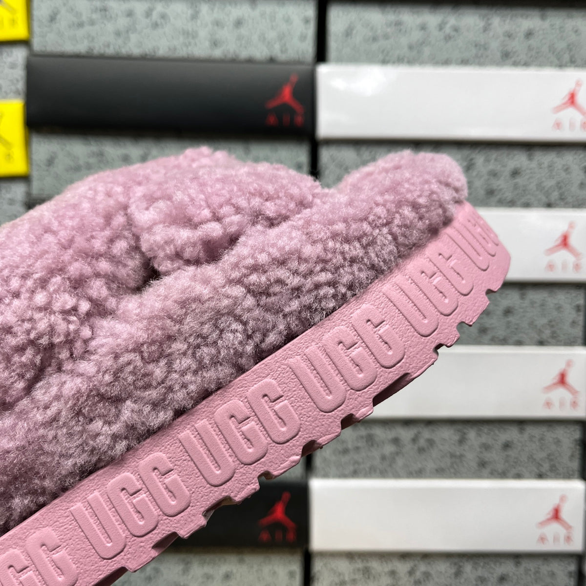 UGG Sherpa Platform Slipper – Mauve (Sizes 35–40)