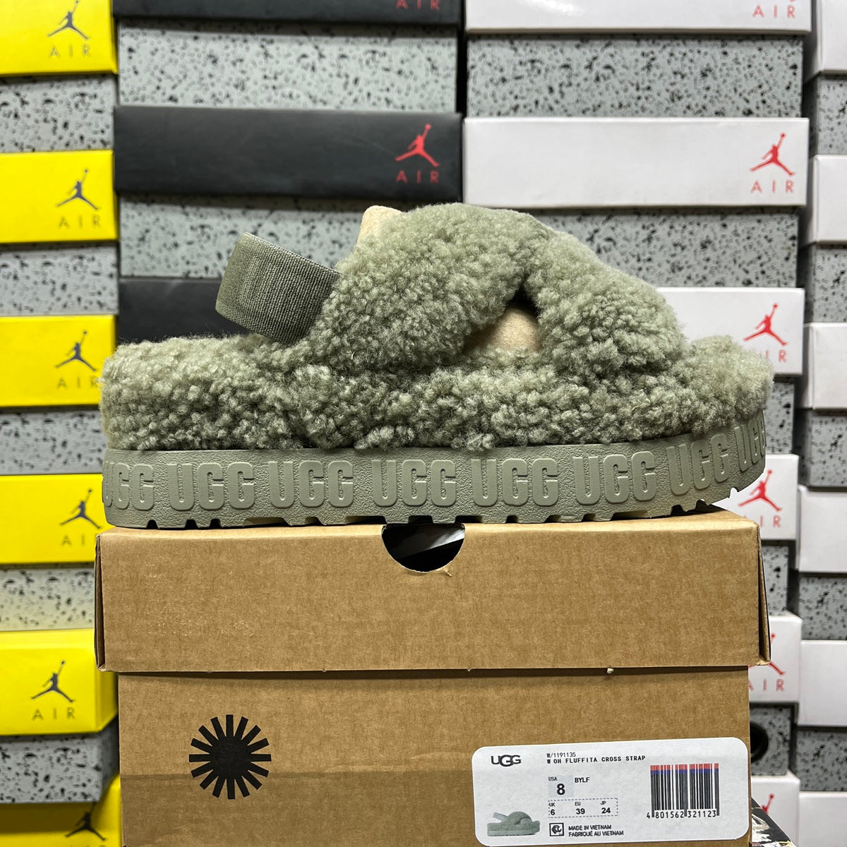 UGG Sherpa Platform Slipper – Sage (Sizes 35–40)