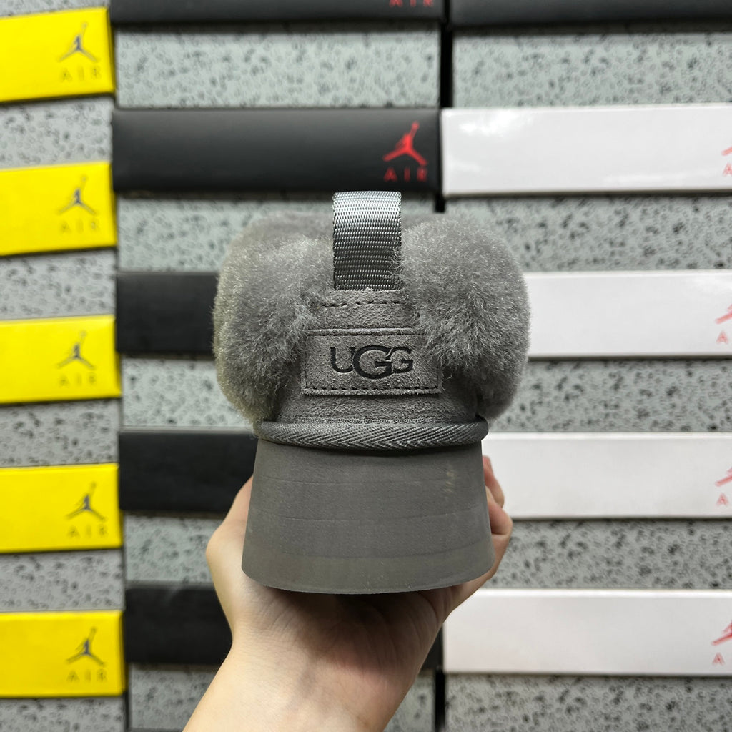 UGG Yazzelle Platform Boot – Gray (Sizes 35–40)