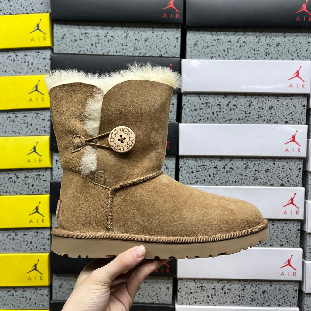 UGG Bailey Button II Boot – Chestnut