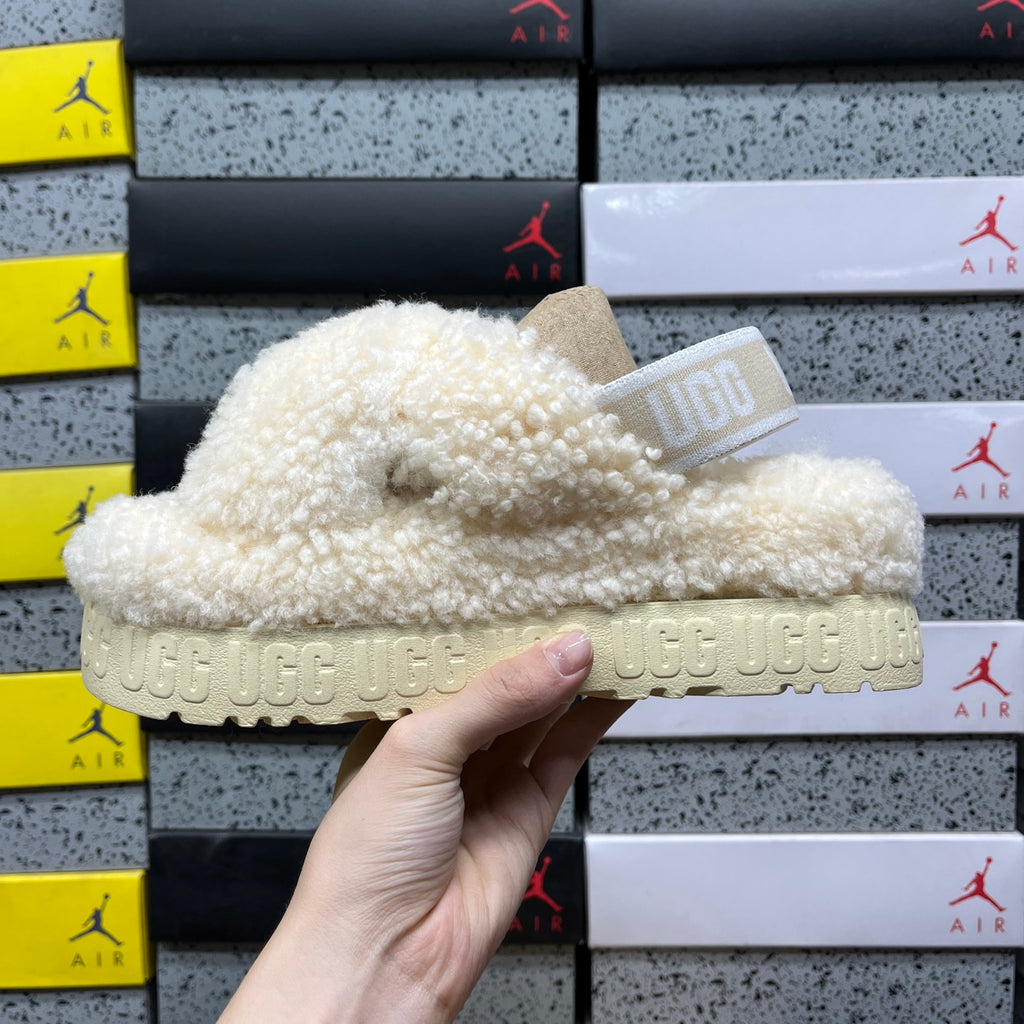 UGG Sherpa Platform Slipper – Cream (Sizes 35–40)