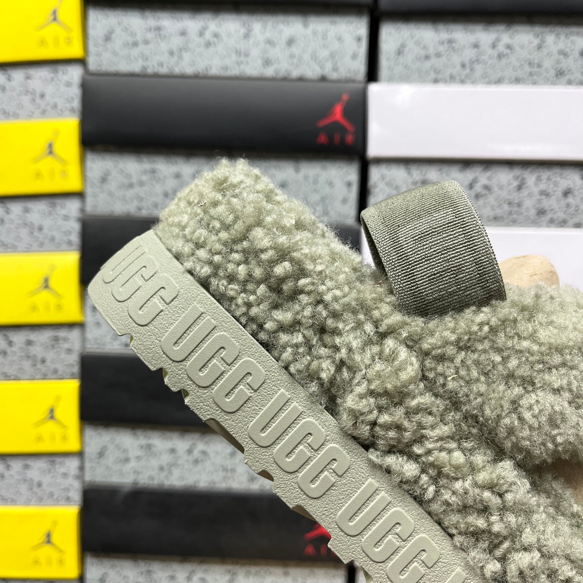 UGG Sherpa Platform Slipper – Sage (Sizes 35–40)