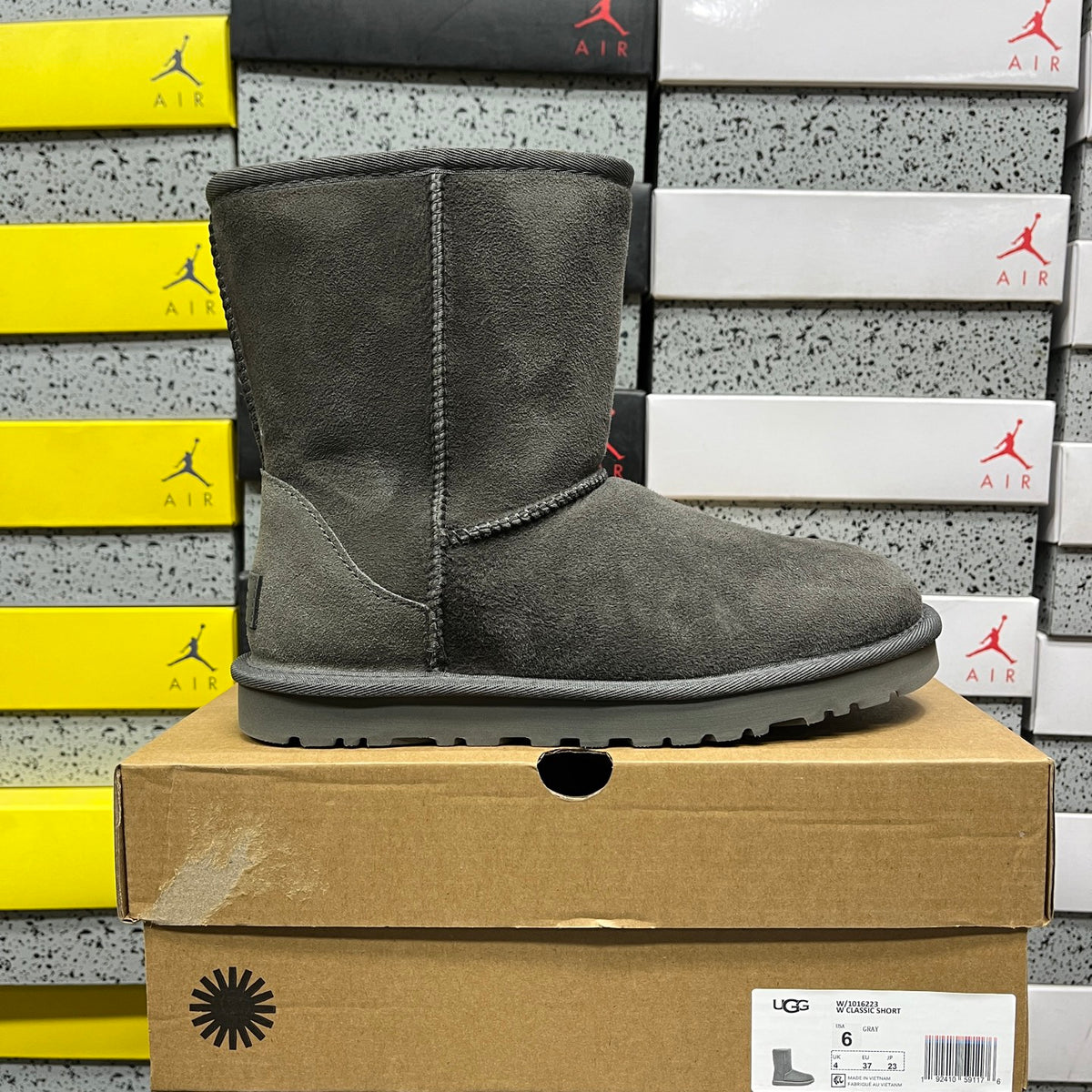 UGG Classic Short Boot – Charcoal Gray