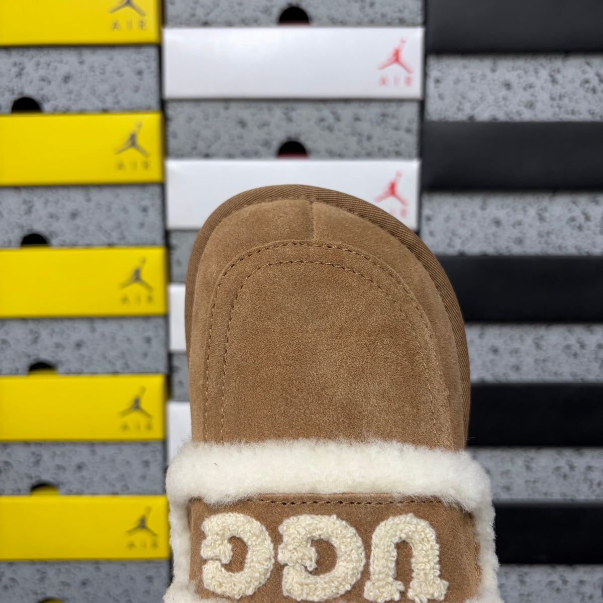 UGG Plush Mule – Chestnut (Sizes 35–40)