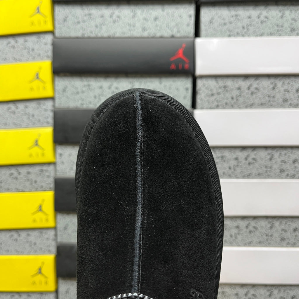 UGG Tazz Platform Slipper – Black (Sizes 35–41)