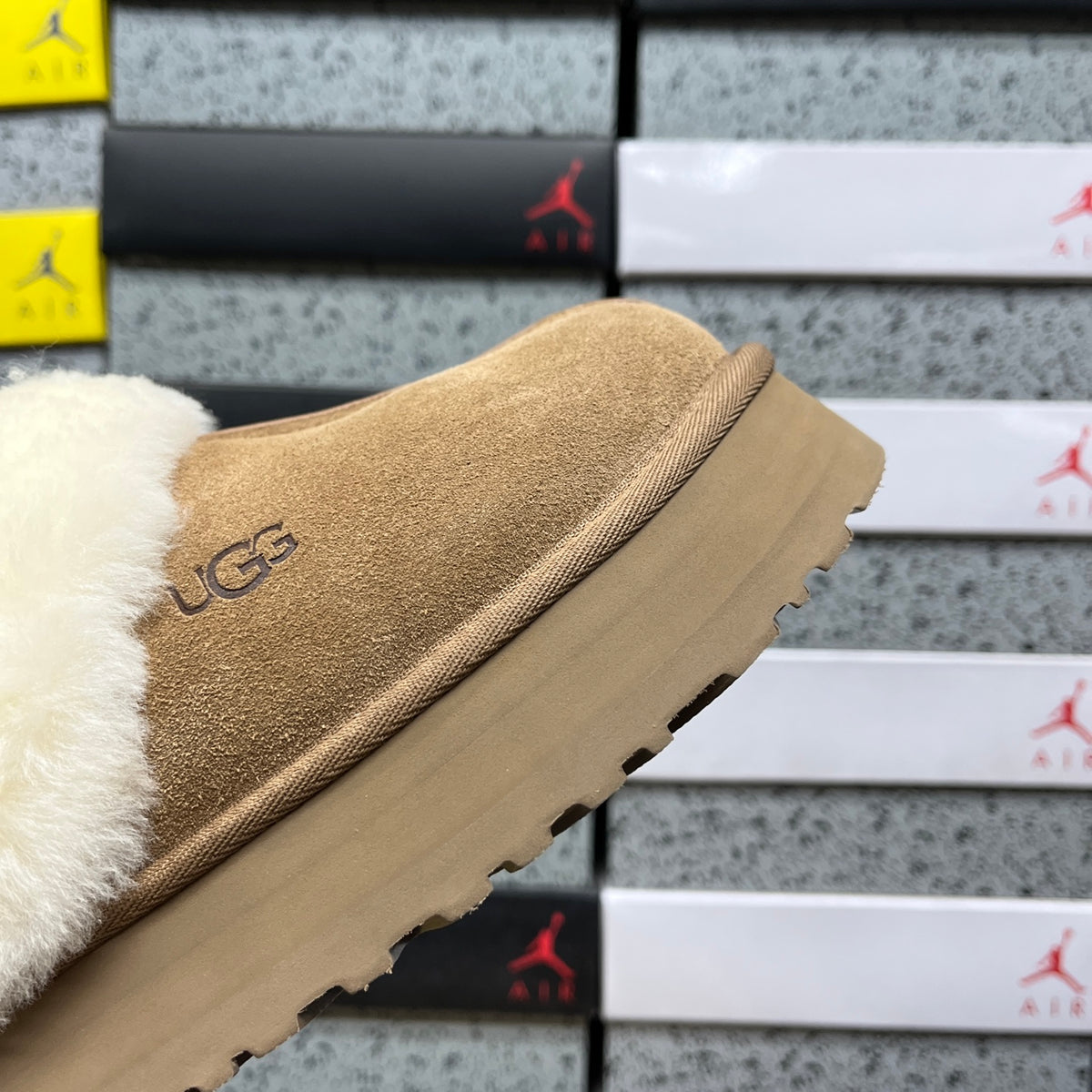 UGG Classic Ultra Mini Boot – Curly Shearling Chestnut (Sizes 35–40)