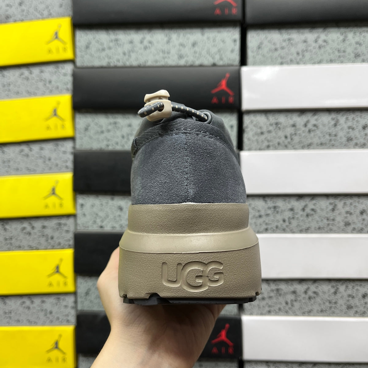 UGG Platform Sneaker – Asphalt & Taupe (Sizes 35–45)