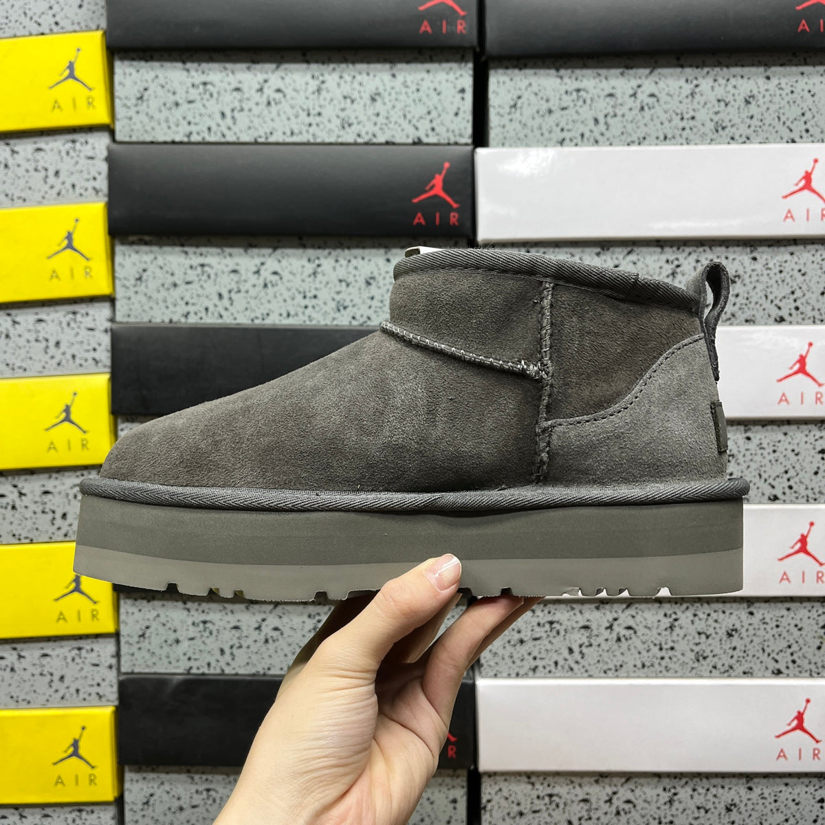 UGG Classic Ultra Mini Platform Boot – Grey (Sizes 35–40)