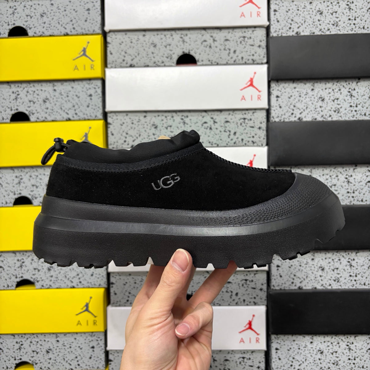 UGG Tasman Weather Hybrid – Black (Sizes 39–44)