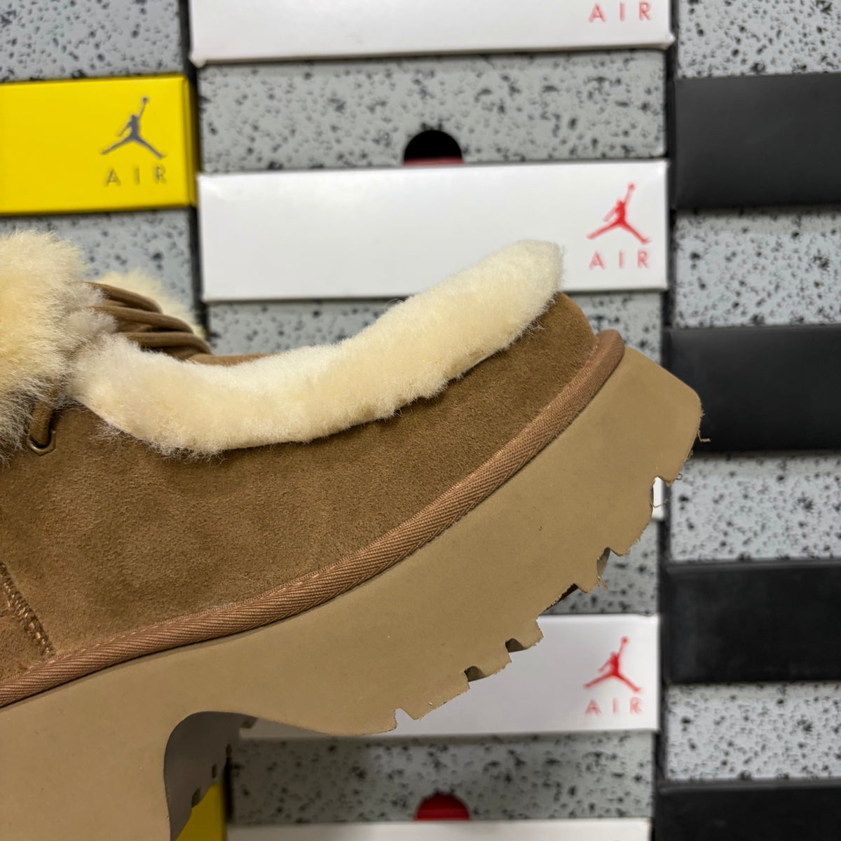 UGG Goldenstar Platform Boot – Chestnut (Sizes 35–40)