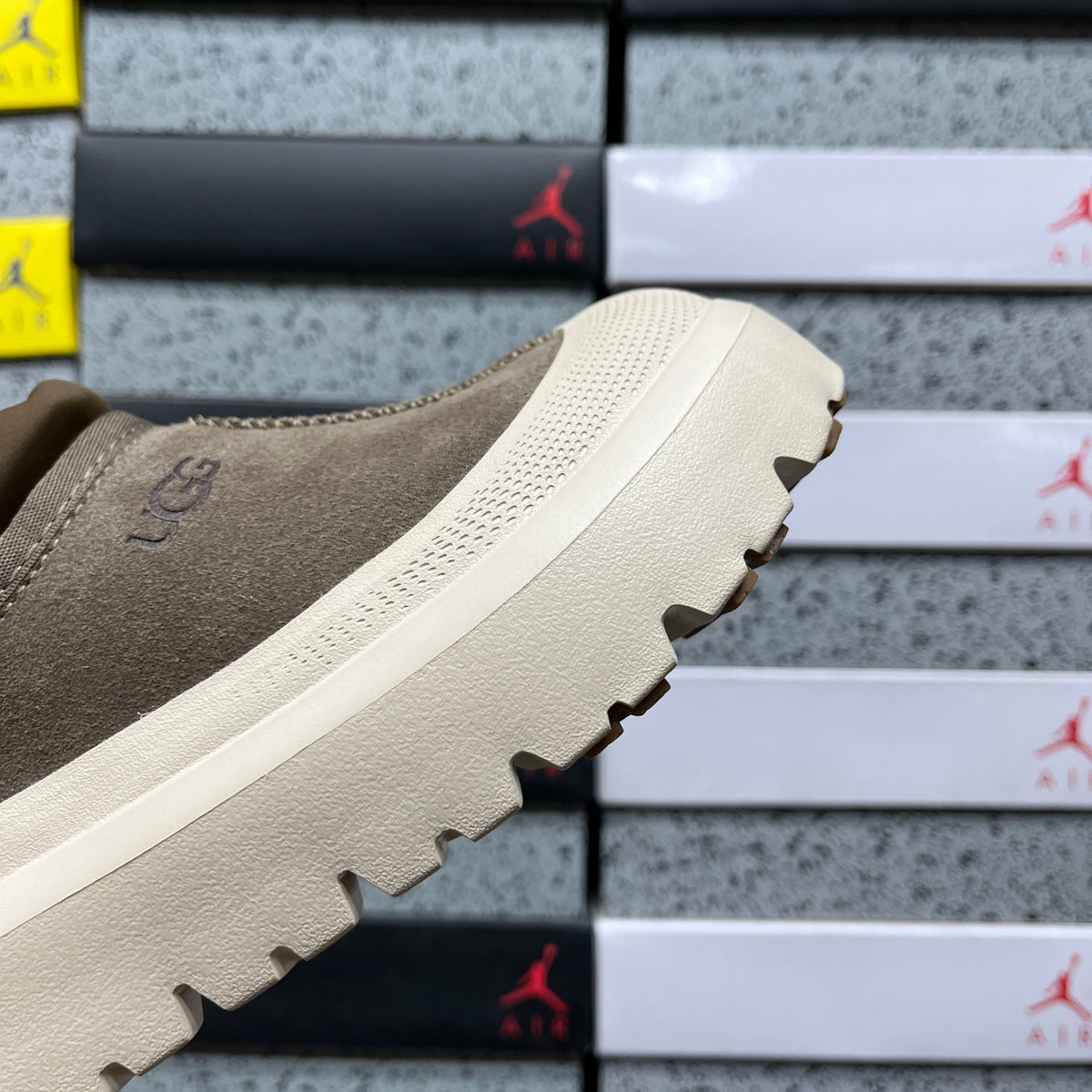 UGG Platform Sneaker – Walnut & Cream (Sizes 35–45)