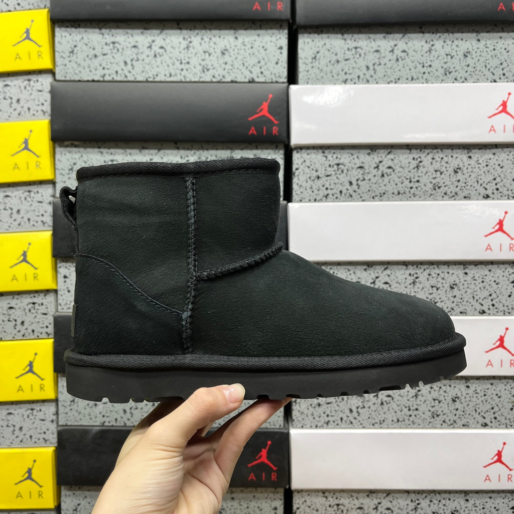 UGG Classic Mini Boot – Black