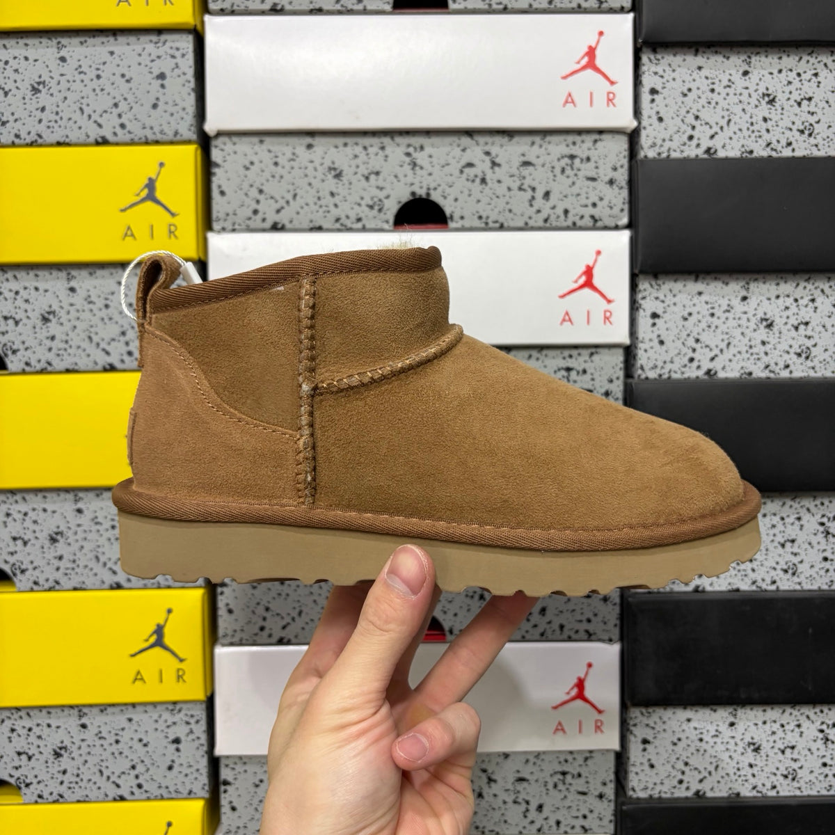 UGG Classic Ultra Mini Boot – Chestnut (Sizes 35–44)