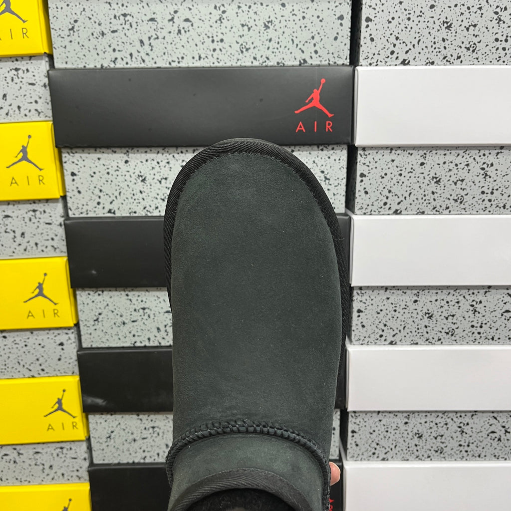 UGG Kallen Lace Boot – Black (Sizes 35–44)